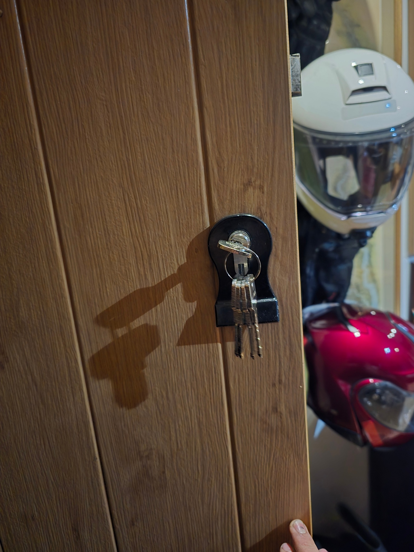 Keyed-alike cylinder suite across 3 doors — Reading RG1