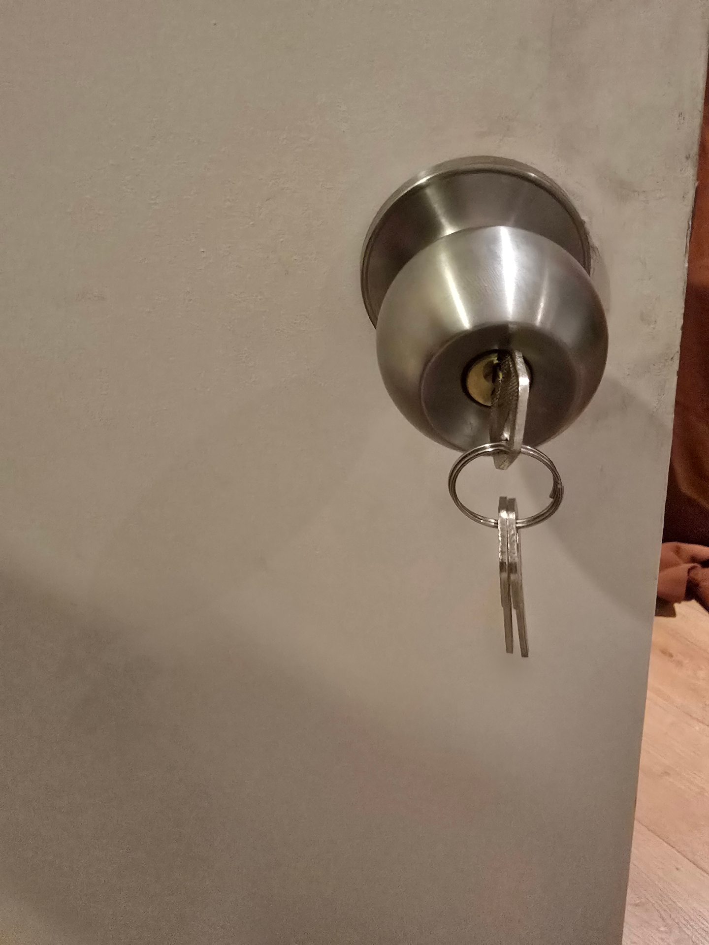 Toddler locked inside flat — priority dispatch — Hounslow TW3