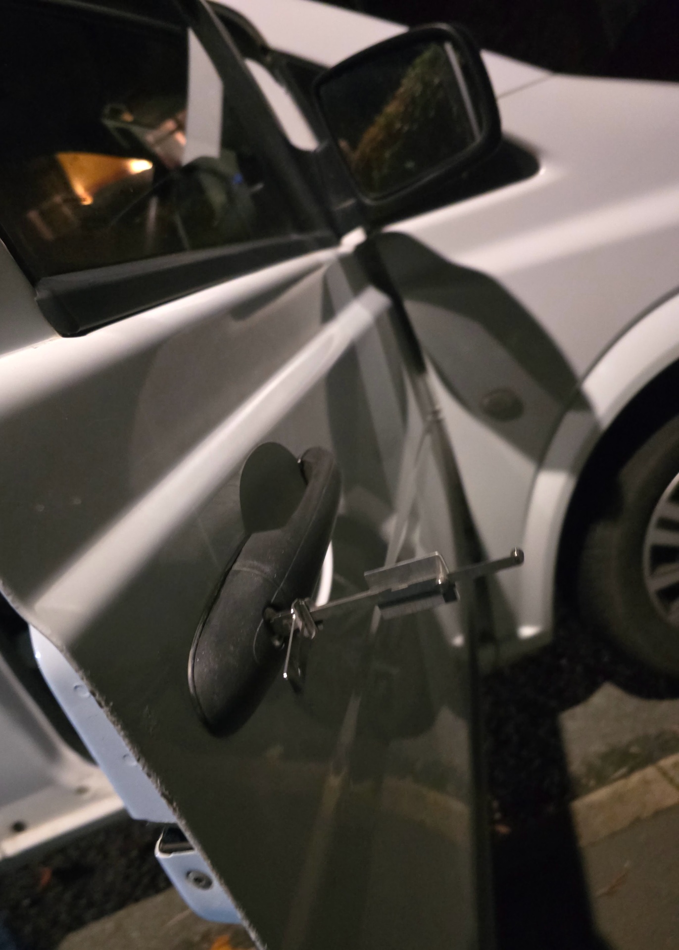 Roadside car unlock — keys on driver's seat — Hounslow TW4
